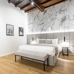 At Luxury Navona Gasthof